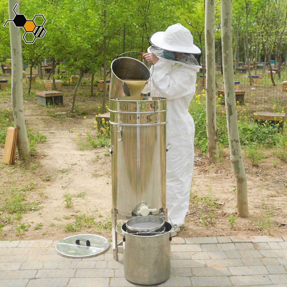 Honey Tank With Strainer